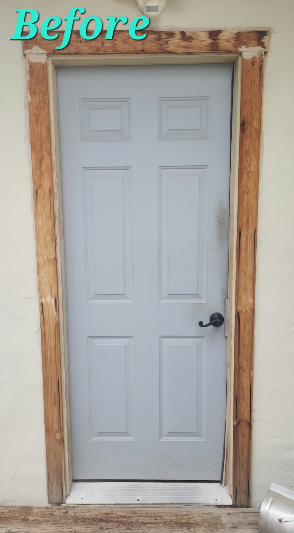 Interior door with bare casing before trim work